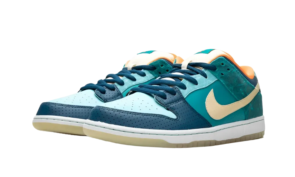 Nike SB Dunk Low MIA Skate Shop