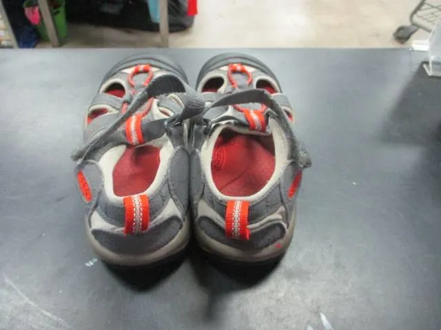 Used Keen Sandals Size 2