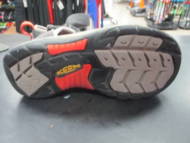 Used Keen Sandals Size 2